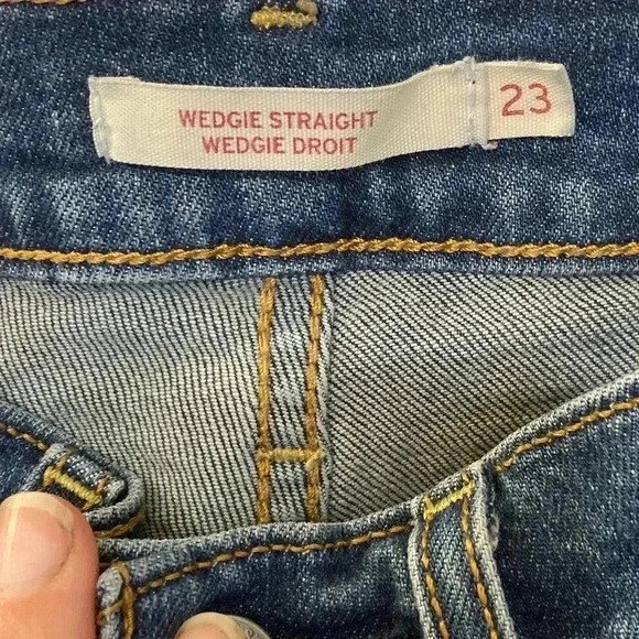 Levi’s Wedgie Straight 23 - Picture 3 of 6